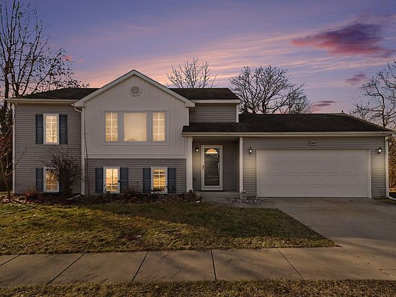 2nd image of 10108 Castle Creek Cir
