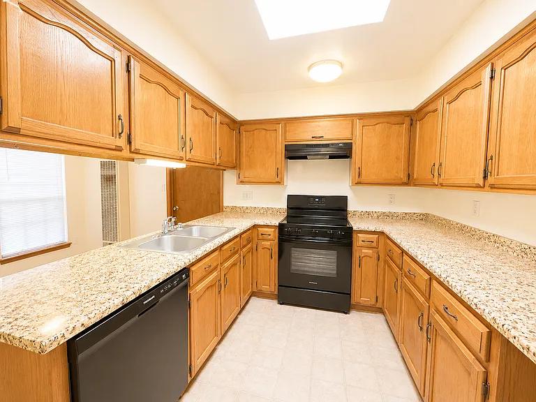 23 Lakeshore Dr NE — Photo 8