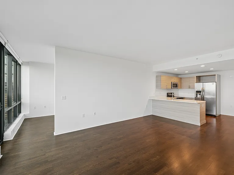 2032 1/2 Hudson St #503 — Photo 5