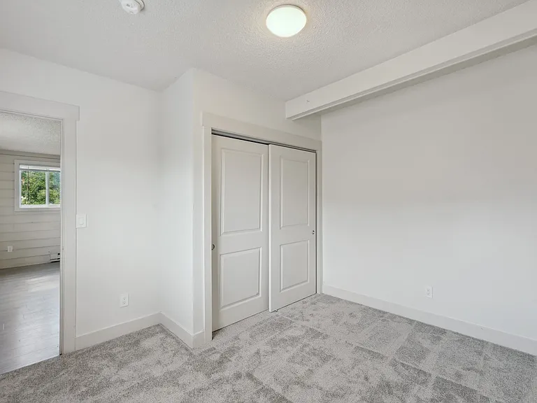 135 E 2nd St — Photo 16