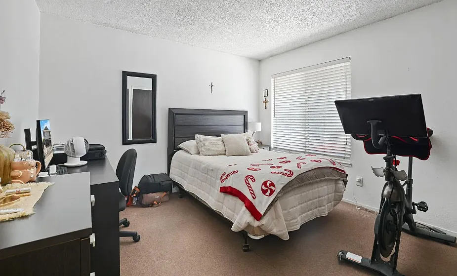 24 E Vine St — Photo 3
