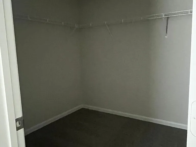 315 S Lake Ct — Photo 12