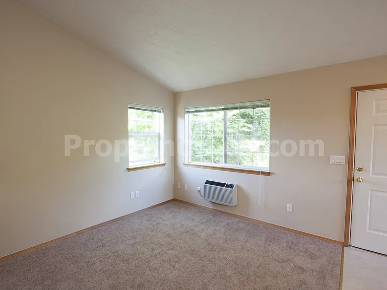 14963 SE Elm Park Dr — Photo 4