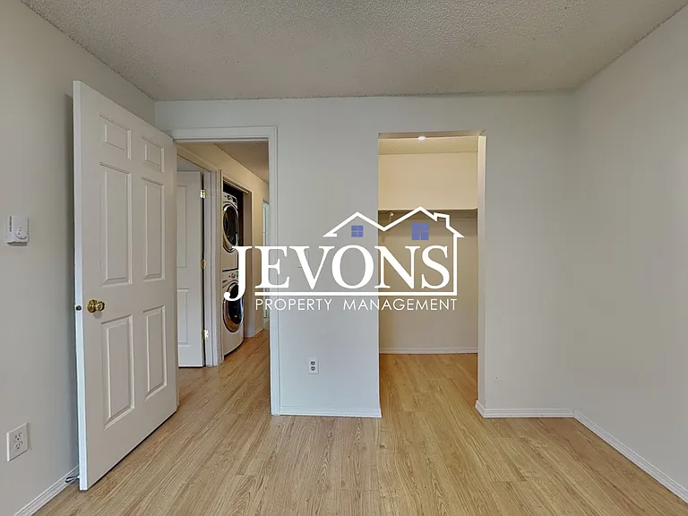 3915 Mason Loop Rd #4 — Photo 24