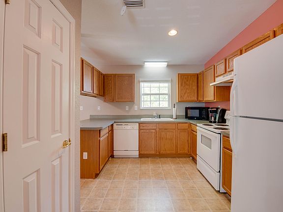 4th image of 35 Palmetto Dr