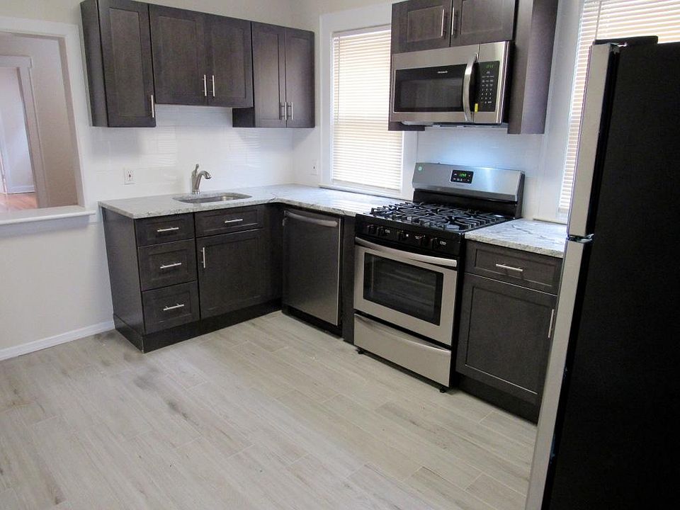 1st image of 119 N 17th St #1