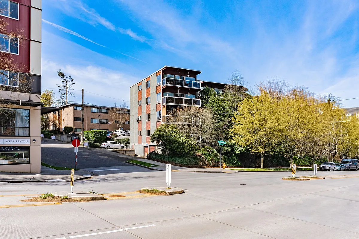 Building Photo - Fairway Apartments