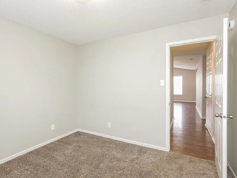 6906 W Dover Pl — Photo 13