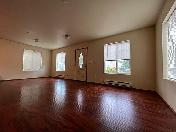 5th image of 1468 Grant Ave