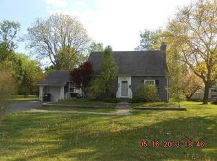2751 Chadwick Dr, Waterford, MI 48328
