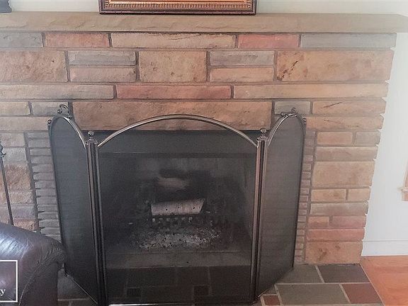 5th image of 21635 Yale St