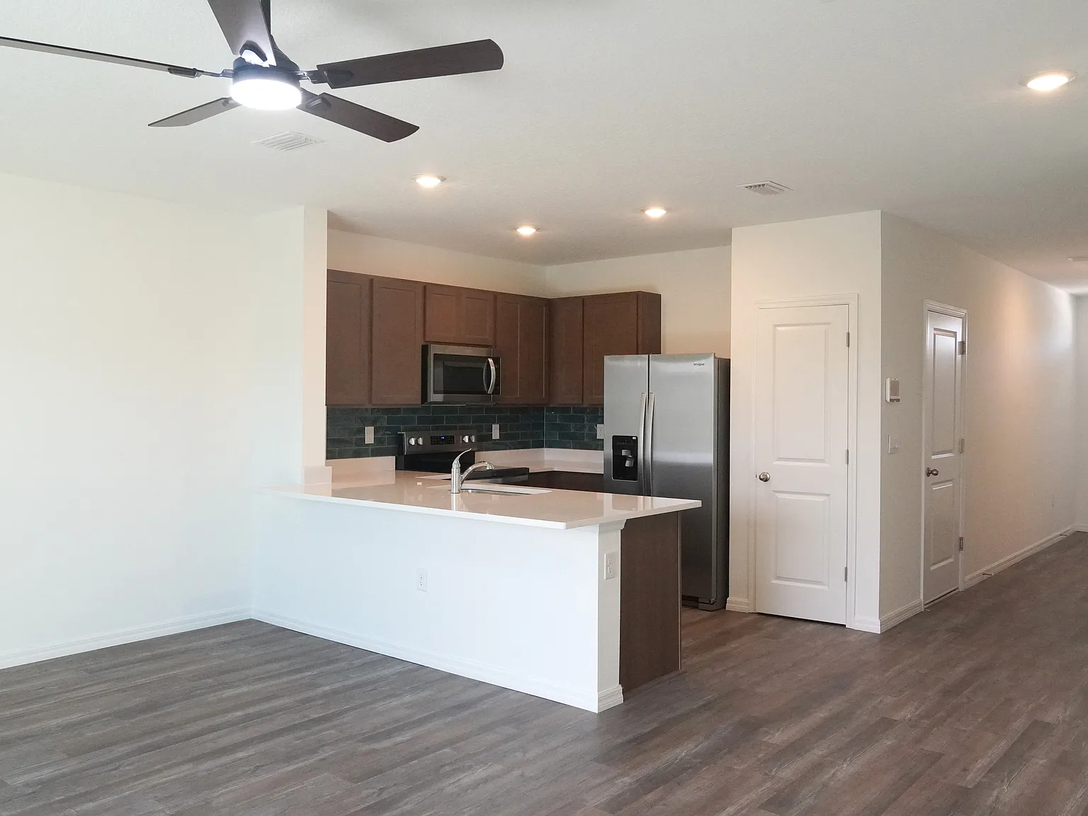 Modern Woodcreek Townhome in Wesley Chapel ? Smart Home — Photo 3