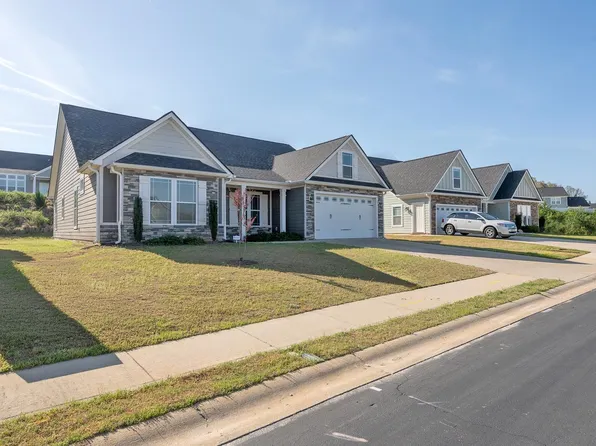 215 McCloud Ct, Spartanburg, SC 29301