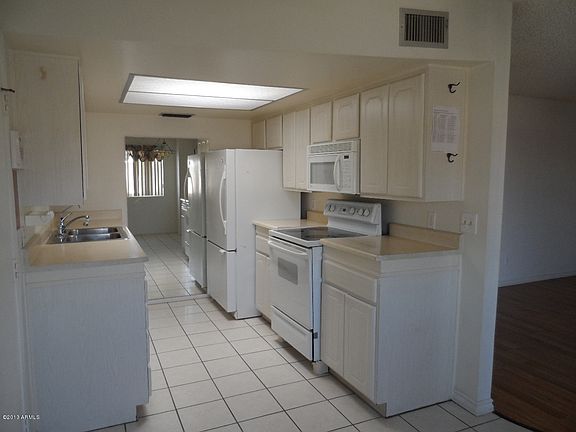 3rd image of 9703 W Ironwood Dr APT B