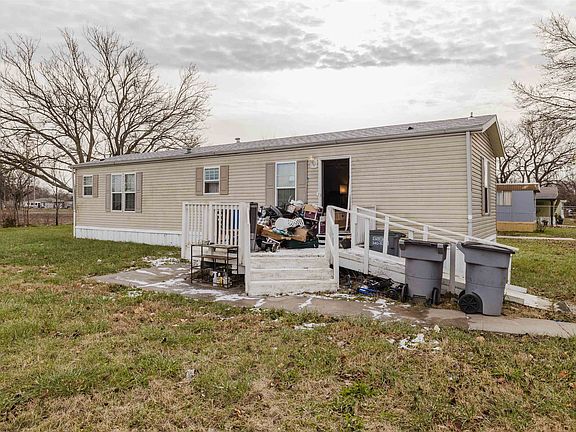 3rd image of 520 Eveningside Dr