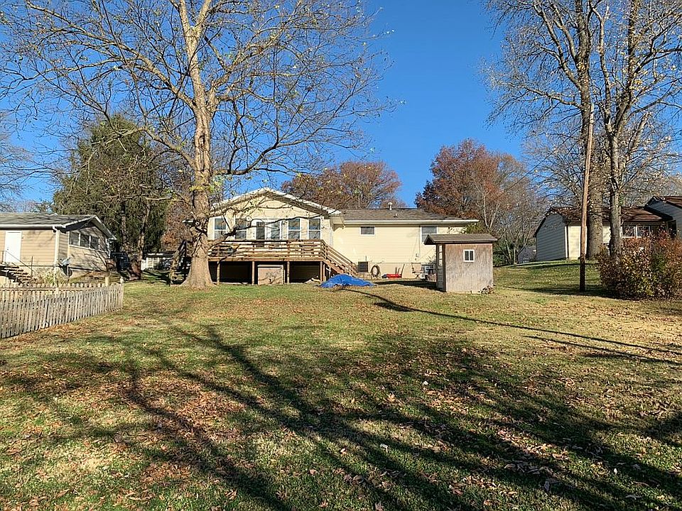 2nd image of 2627 Leroy Dr