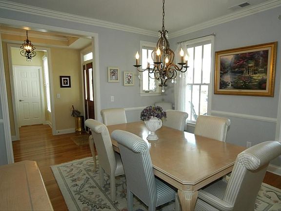 Elegant Formal Dining Room