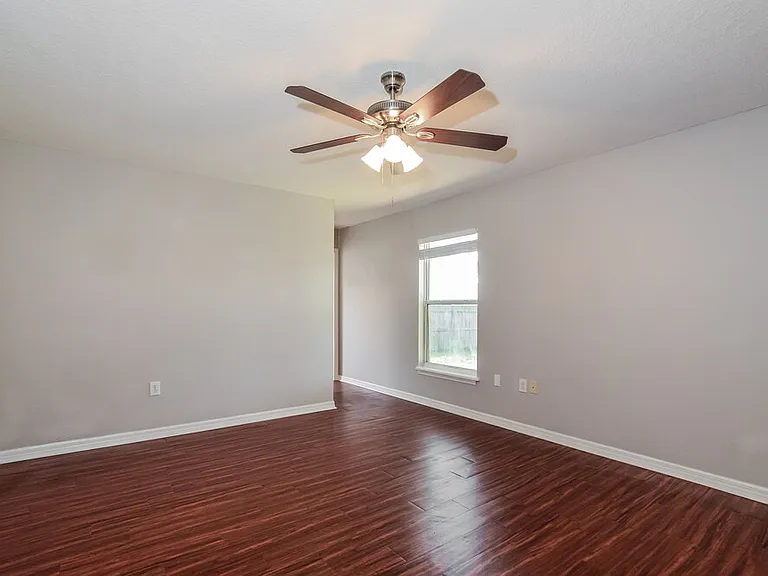 10233 Patrick Dr — Photo 9