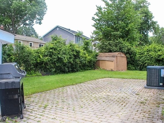 4th image of 137 Centerton Dr