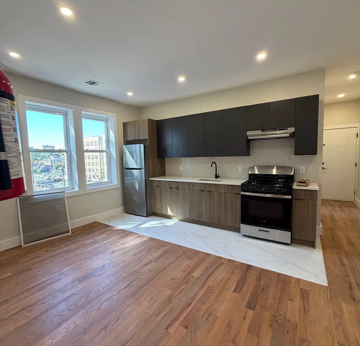 2 bed, 800 sqft, $2,195 — Photo 3