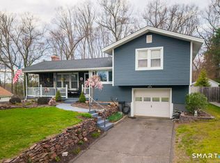 27 Maiden Ln, Plainville, CT 06062