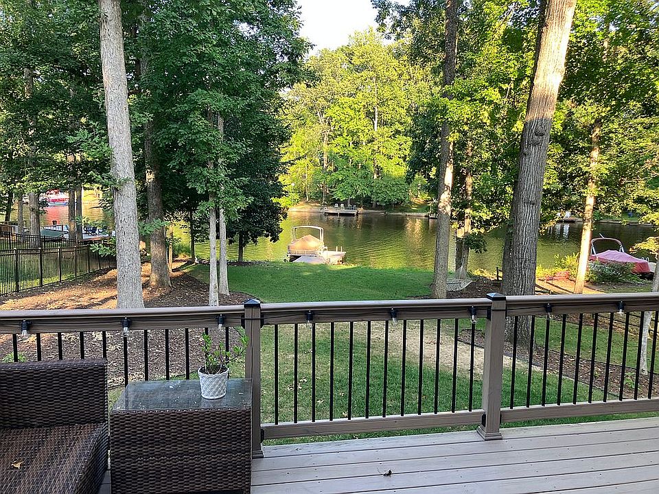 2nd image of 250 Lake Caroline Dr