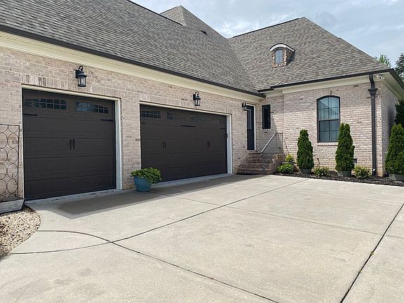 3 Car Garage