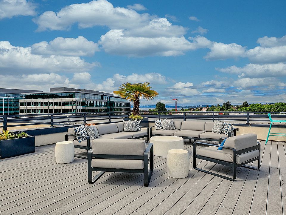 Rooftop veranda with spectacular views of the Olympics