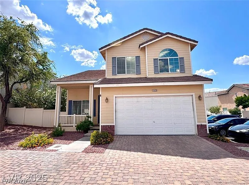 3 bed, 2.5 bath, 1605 sqft, $2,260 — Photo 1