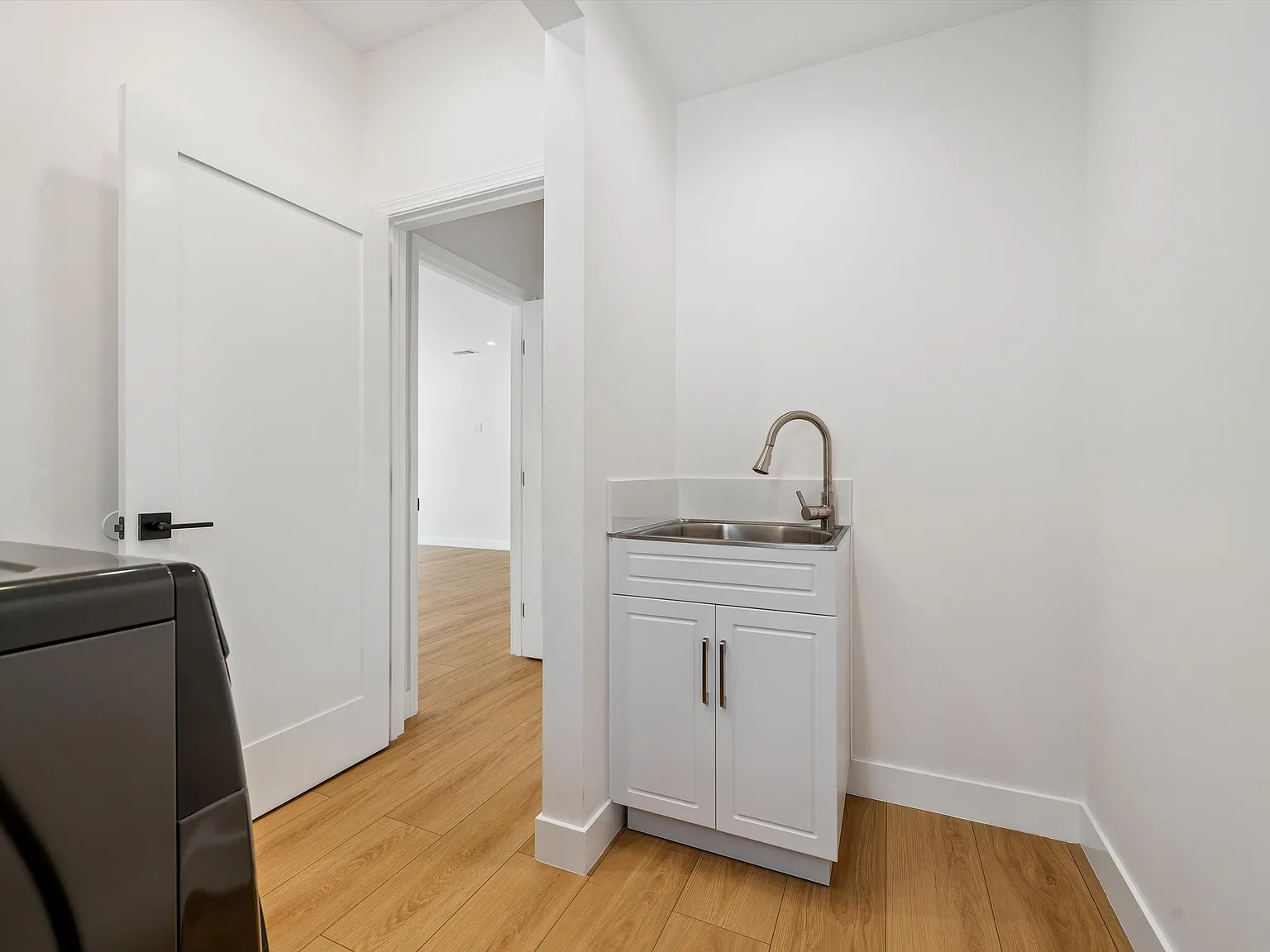 4 bed, 2048 sqft, $7,500 — Photo 3