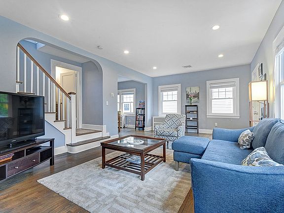 2nd image of 20 Lincoln Ave