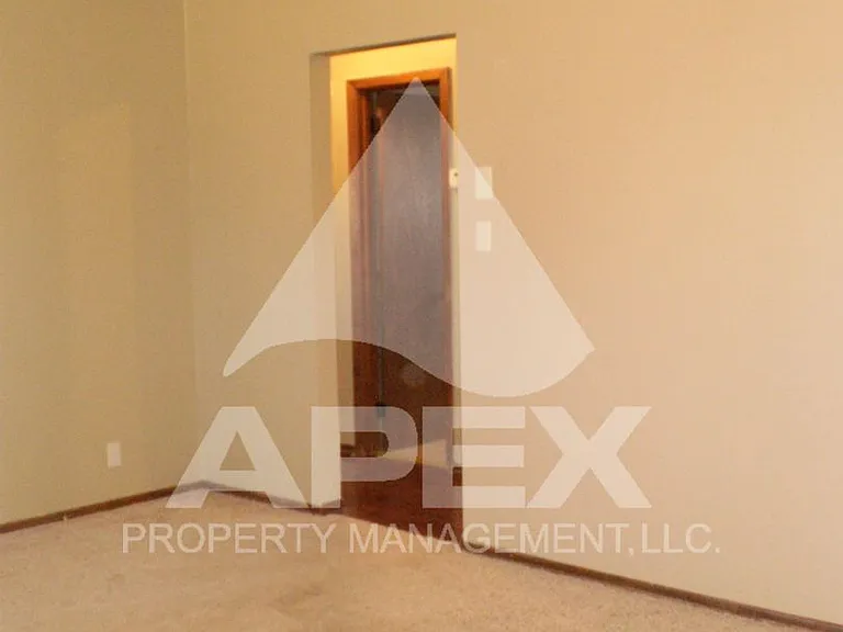 312 Watauga Dr — Photo 4