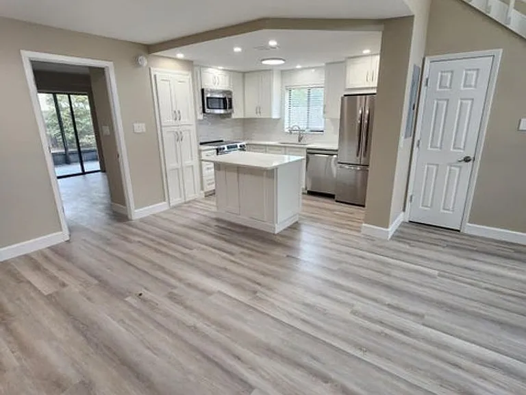 304 Wilson Ave — Photo 9