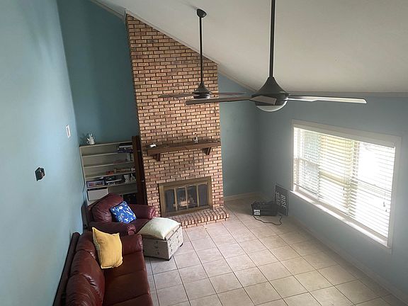 2nd image of 105 Brookwood Ln