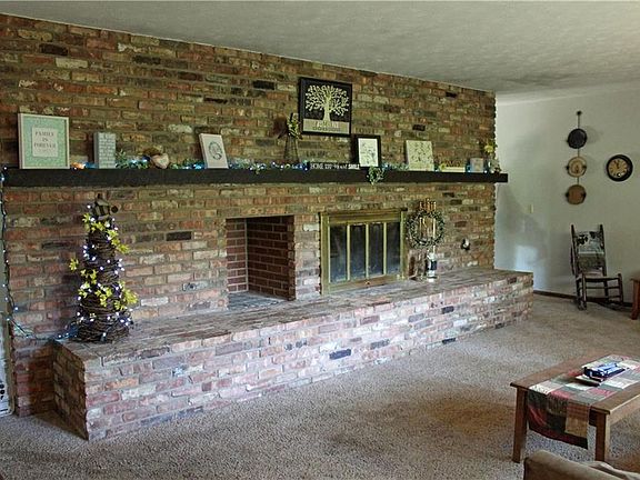 5th image of 838 Santa Monica Ave