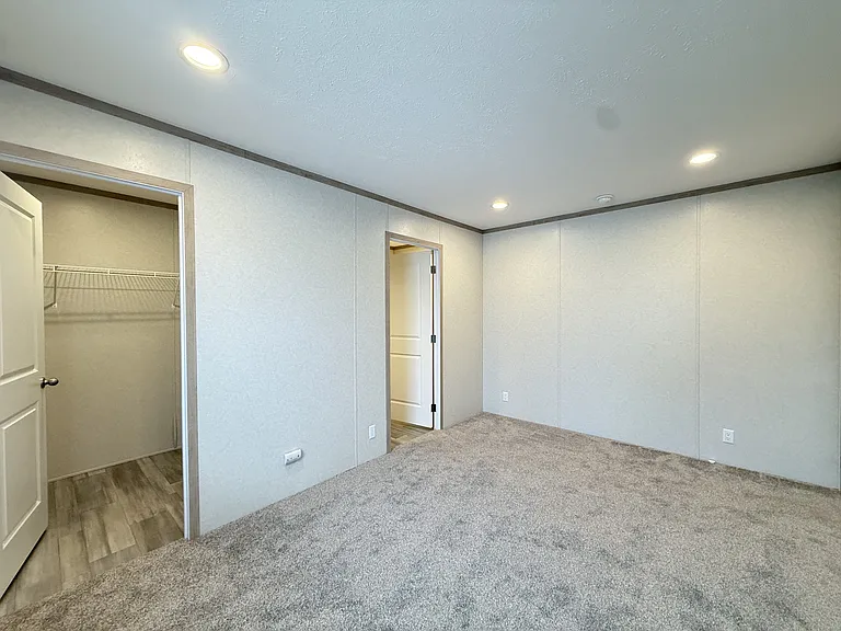 29800 Guilford Cir #124 — Photo 11