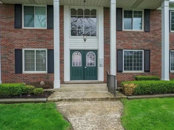2472 Mulberry Sq APT 22, Bloomfield Hills, MI 48302