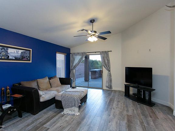 3rd image of 8768 N Hidden Wash Ct