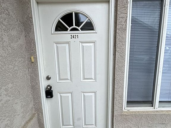 2nd image of 2417-2423 W Sunnyside Ave #2421