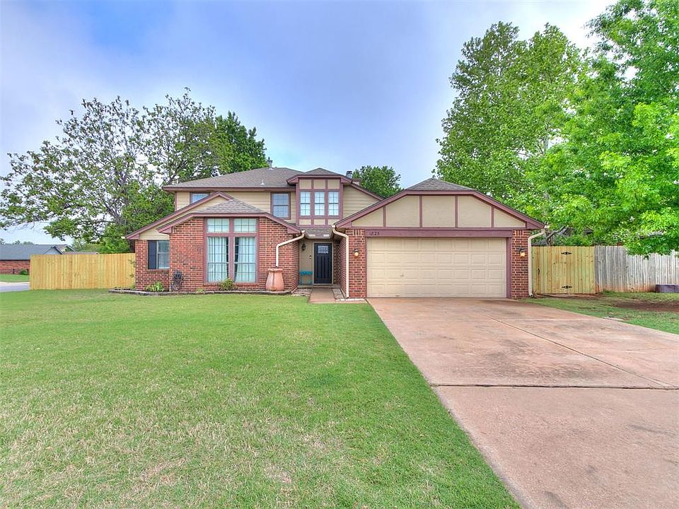 1st image of 1825 Brittany Ln
