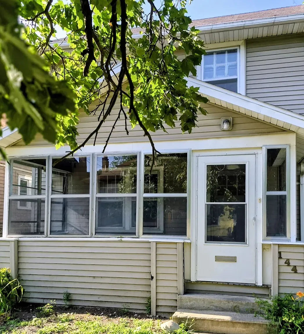 3 bed, 1.5 bath, 1080 sqft, $1,250 — Photo 1