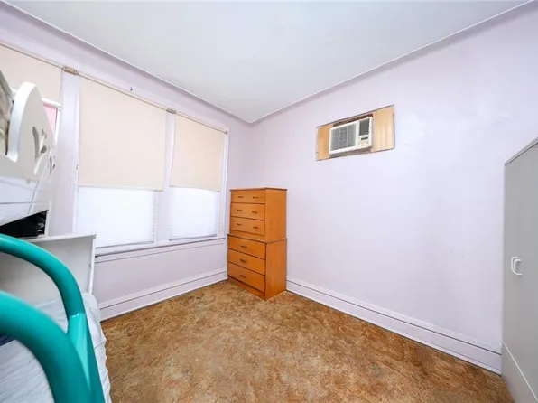 2284 East 22nd Street image 15 of 35