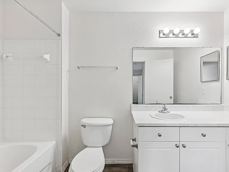 Camellia Pointe Apartments — Photo 25