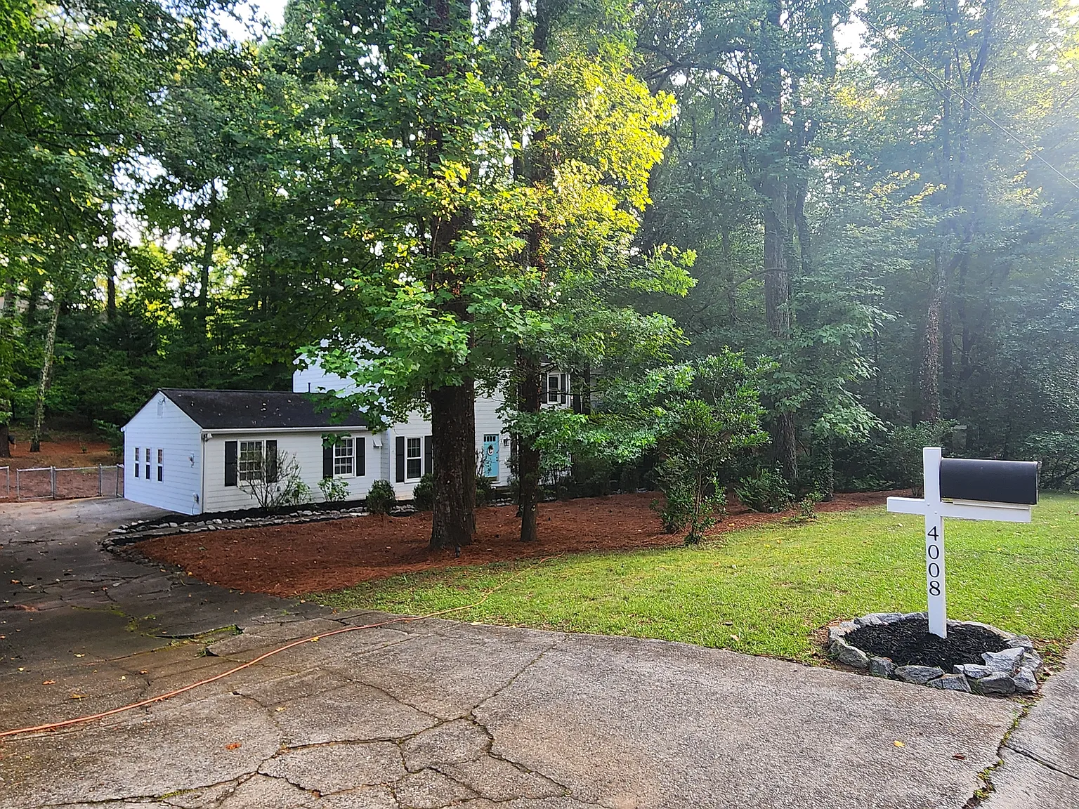 4 bed, 2.5 bath, 1900 sqft, $3,100 — Photo 1