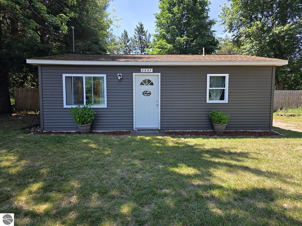 1st image of 8937 Valley Rd NW