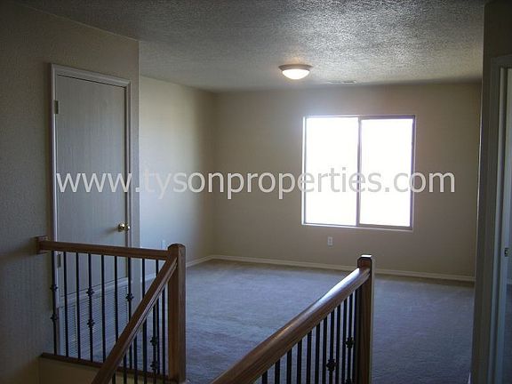 Livingroom with fireplace
