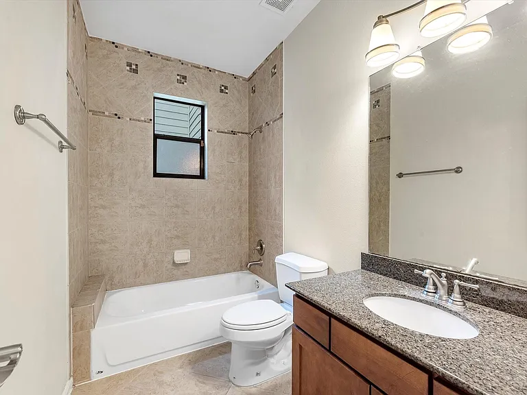 4217 Koehler St — Photo 4