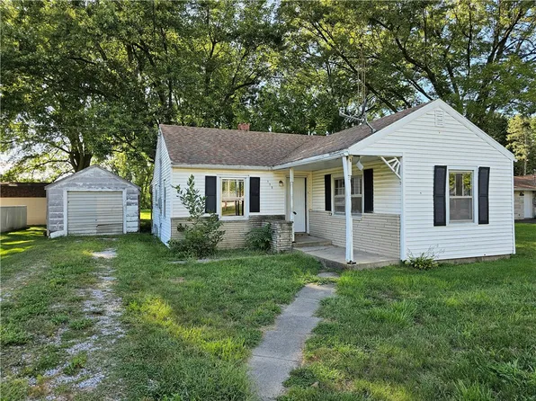 203 N Missouri St, Toledo, IL 62468