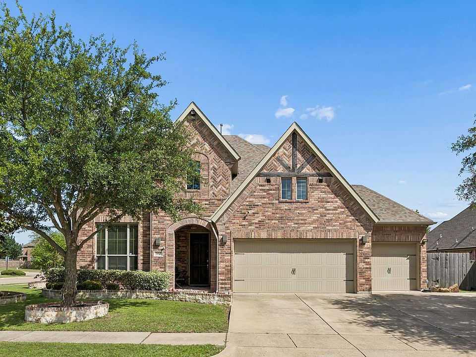 1st image of 302 Phillips Ct