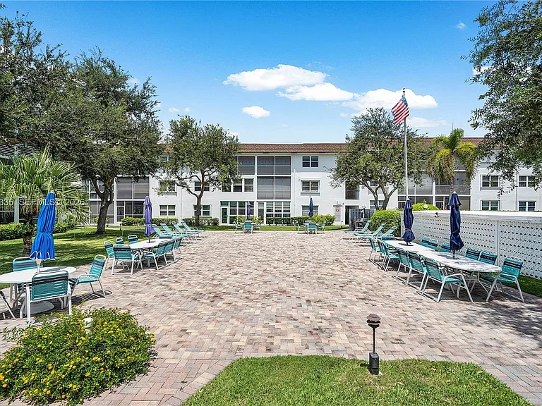 1501 S Ocean Blvd #102 — Photo 31